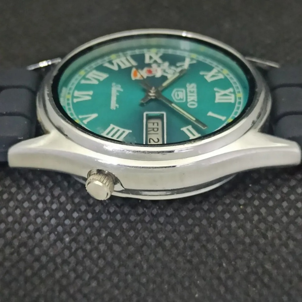 Vintage Automatic 70s Seiko 5 Mens Disney Blue Watch W/ Rubber Strap & Day Date - Picture 6 of 9